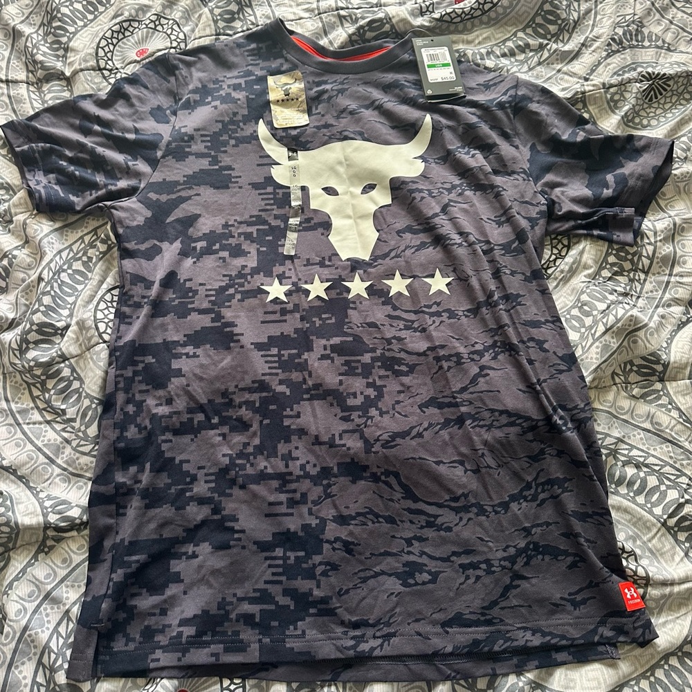 Men's L Project Rock Veterans Day Show Camo T-Shirt Training Gym Workout Tee